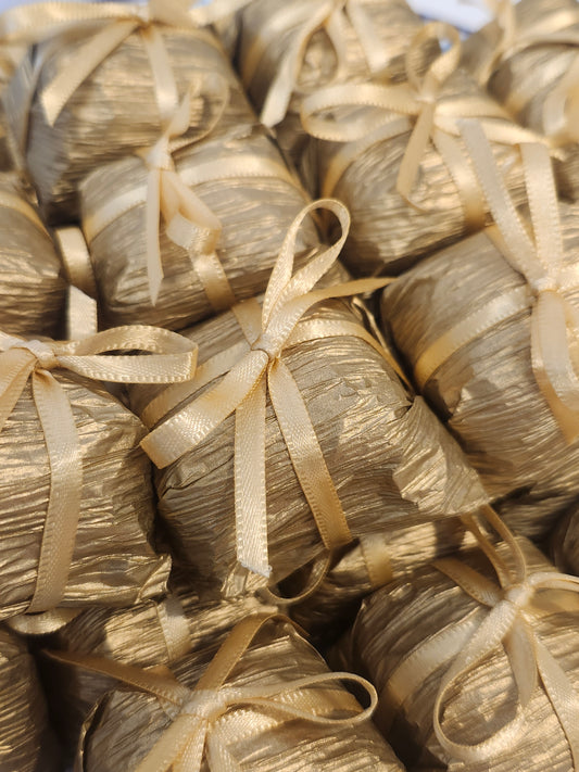 Le Honey Cake Favours
